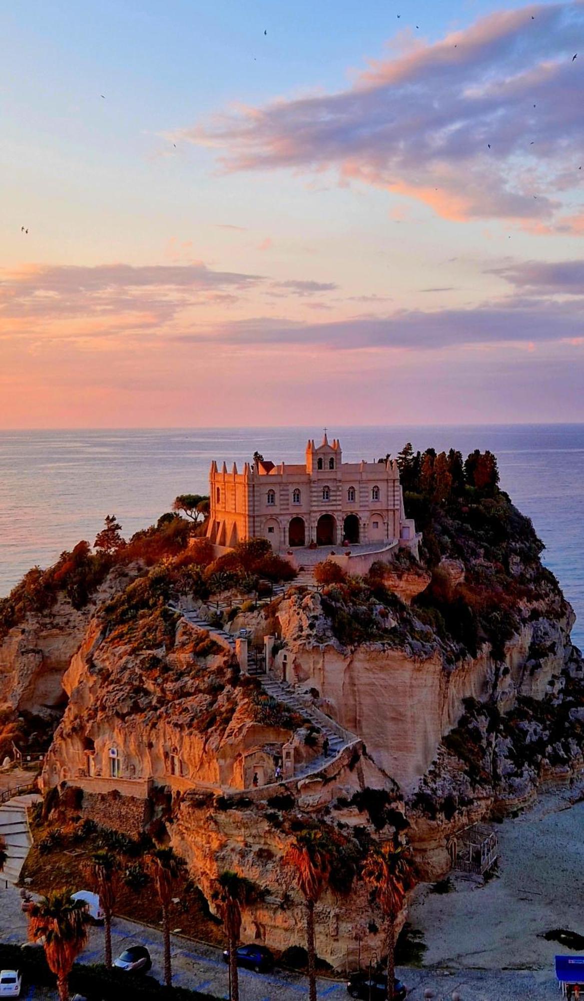 In The Heart Of The Historic Center, Near The Sea Leilighet Tropea Eksteriør bilde